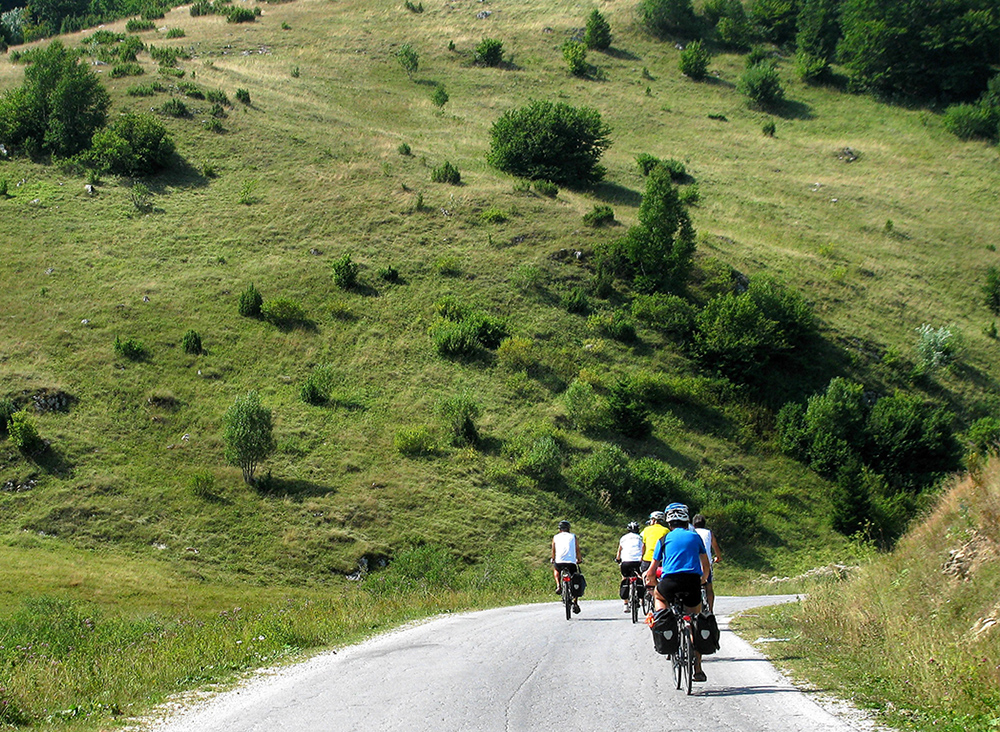 Associati per venire con noi in bicicletta