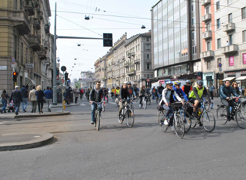 Corso Buenos Aires in bicicletta